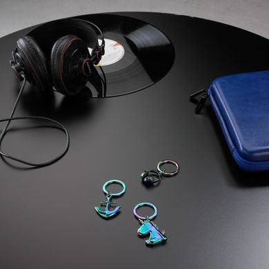 Брелок Troika "HEADPHONE"переливающийся, переливається