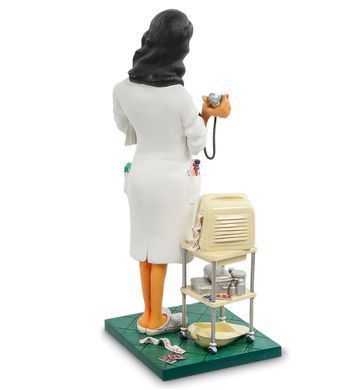 FO-85520 Статуетка "Доктор" (Madam Doctor. Forchino)