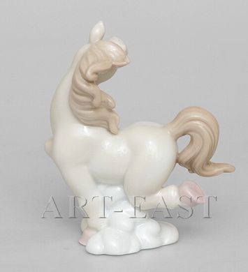 JP-61/ 1 Фигурка "Лошадка Миловидка" (Pavone), Молочный