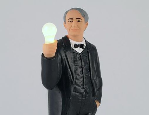 Фигурка Лампа Эдисона с солнечной панелью