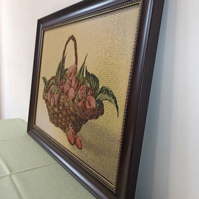 Гобеленовая картина в рамке "Клубника в корзине" 54&times;41,5 см, 54*41,5 см