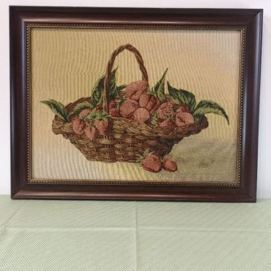 Гобеленовая картина в рамке "Клубника в корзине" 54&times;41,5 см, 54*41,5 см