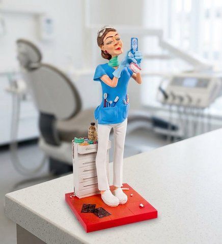 FO-84012 Статуетка "Стоматолог" (The Lady Dentist. Forchino) 22 см